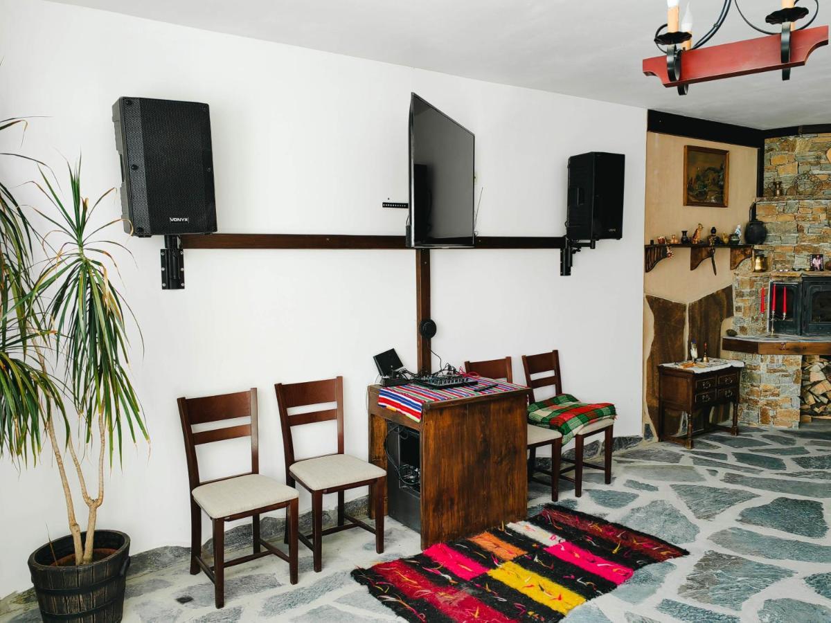 Rimovata Kashta Guest House Leshten Esterno foto